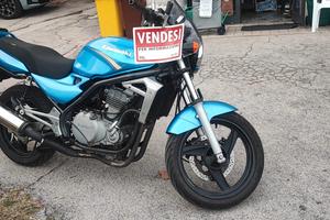 Moto Kawasaki 500 ER5