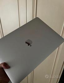 MacBook Pro 13 retina 2020