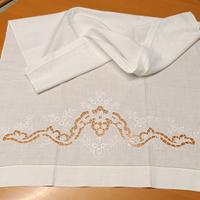 tendina e/o asciugamano in lino bianca