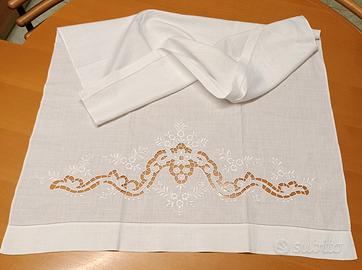 tendina e/o asciugamano in lino bianca