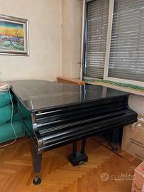 Pianoforte mezza coda
