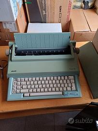Macchina da scrivere Olivetti