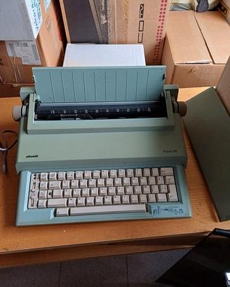 Macchina da scrivere Olivetti