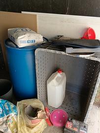 cassetta in plastica e altro