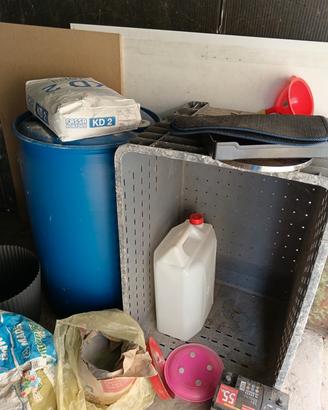 cassetta in plastica e altro