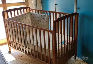 lettino con materasso