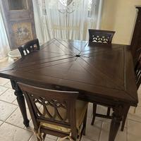 Tavolo quadrato allungabile