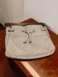 Borsa Coccinelle grigia 