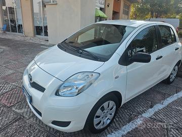 Toyota Yaris 1.0 5 porte Sol