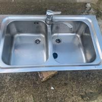 Lavandino in acciaio due vasche con miscelatore