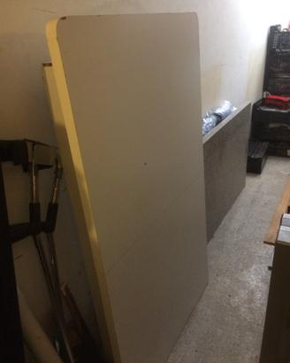 Tavolo bianco da cucina