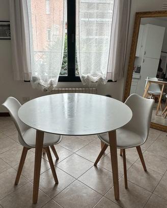 Tavolo design bianco + 2 sedie incluse 🪑