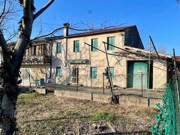 Rustico / Casale di 185 m² con 4 locali e box auto