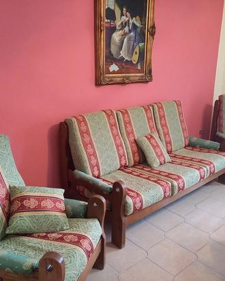 Divano più due poltrone in legno massello