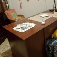 Scrivania in legno
