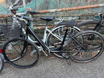 Bici nera messa a nuovo