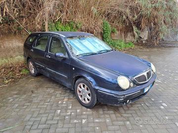 Lancia Lybra 1.9 JTD Station Wagon Emblema