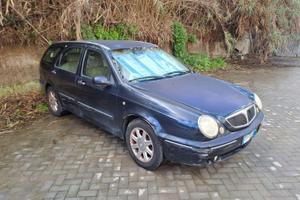 Lancia Lybra 1.9 JTD Station Wagon Emblema