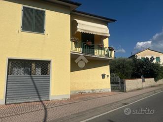 CASA SEMINDIPENDENTE A PONTE BUGGIANESE