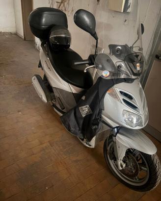 Aprilia sportcity cube 300