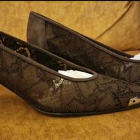 Décolleté a punta con tacco largo rétro-chic