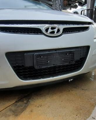HYUNDAI I30 2010 - PARAURTI ANTERIORE