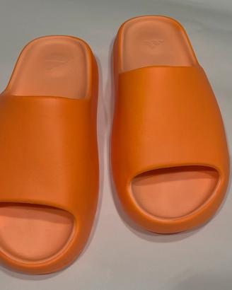 Ciabatte Adidas Yeezy Slide originali!