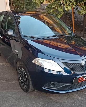 Lancia Ypsilon 1.2 69 CV 5 porte S&S Gold