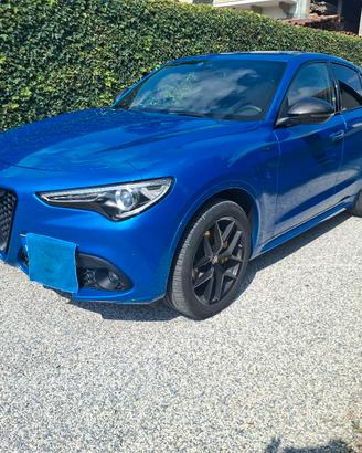 Stelvio Veloce Q4 Pack performance BLU MISANO 