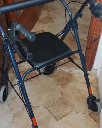 Deambulatore con sedile e cestino