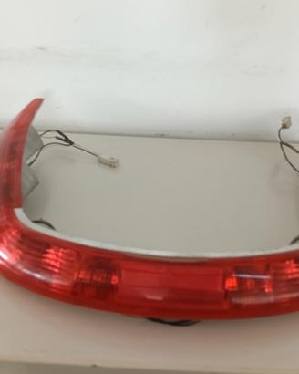 Fanale post. + frecce Piaggio X8 200