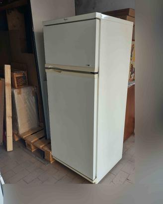 Frigorifero Whirlpool con congelatore (168L)