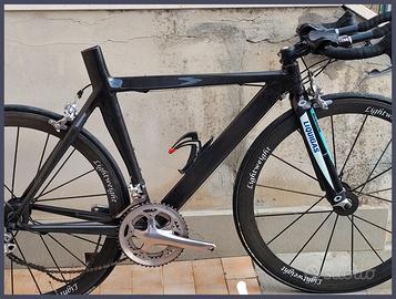 Triathlon carbon — performance e leggerezza