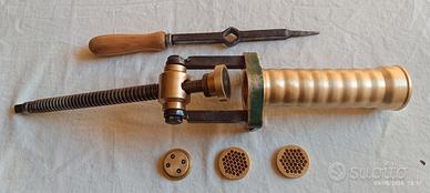 Splendido Torchio Bigolaro Veneto in Bronzo Antico