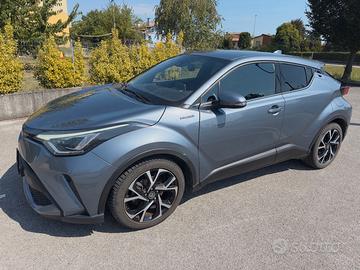 TOYOTA C-HR 1.8 Hybrid Trend - Neopatentati