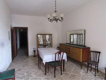 Casa di 150mq al piano rialzato