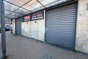 NEGOZIO A MARANO DI NAPOLI