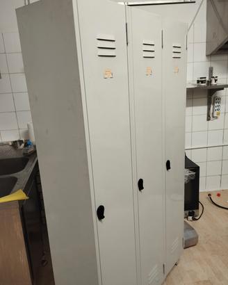 Armadietto da spogliatoio triplo