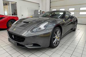 FERRARI California DCT