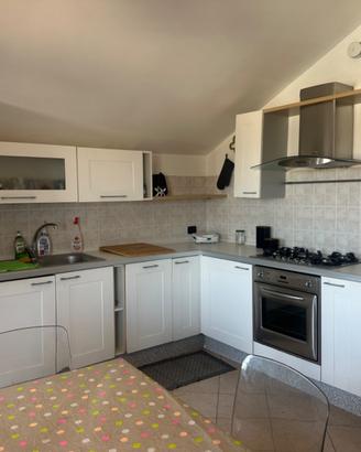 cucina tavolo e sedie