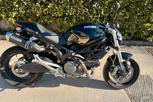 Ducati Monster 696