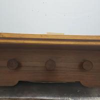 Appendiabiti da parete con mensola in legno di rov