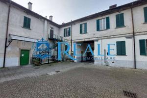 Immobile di 320 m² con più di 5 locali a Magenta