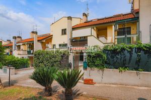 TRILOCALE BILIVELLO CON BALCONI E POSTO AUTO