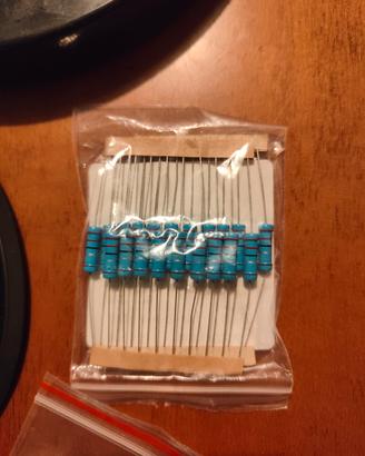 Resistori 2.2ohm 2w 20 pezzi