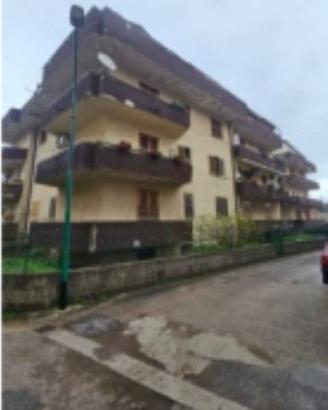 Immobile in asta di 129 m² con box auto a Carinola