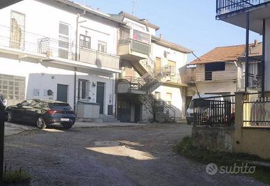 Immobile in asta di 205 m² con 4 locali a Lentate 