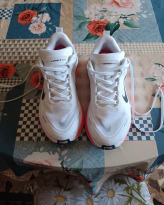 Nike Vomero Plus 