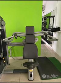 Shoulder press technogym