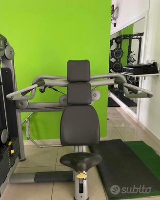 Shoulder press technogym
